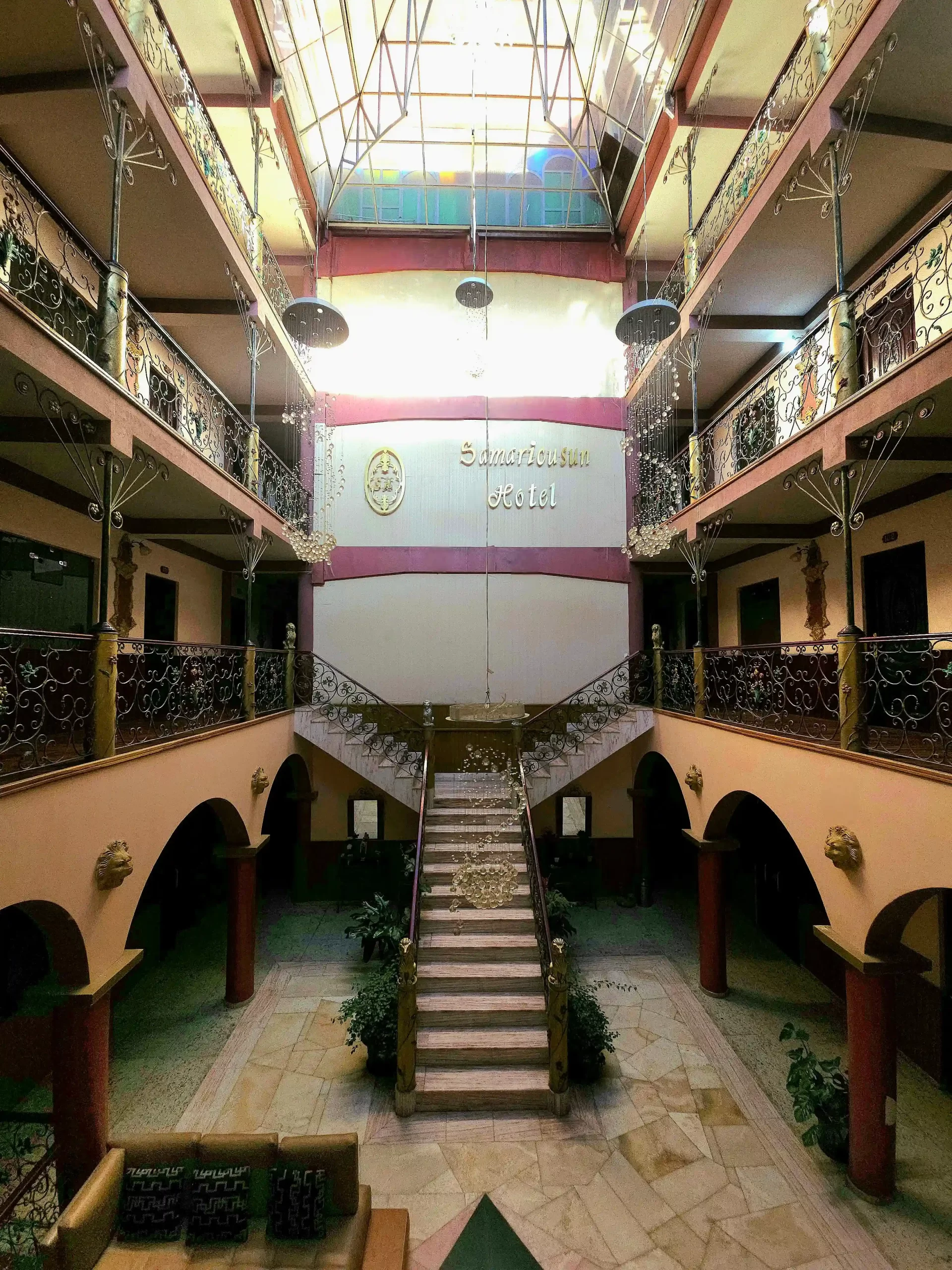 Conoce el interior de un lugar que te transporta al pasado colonial de Potosí, visita el Hotel Samaricusun